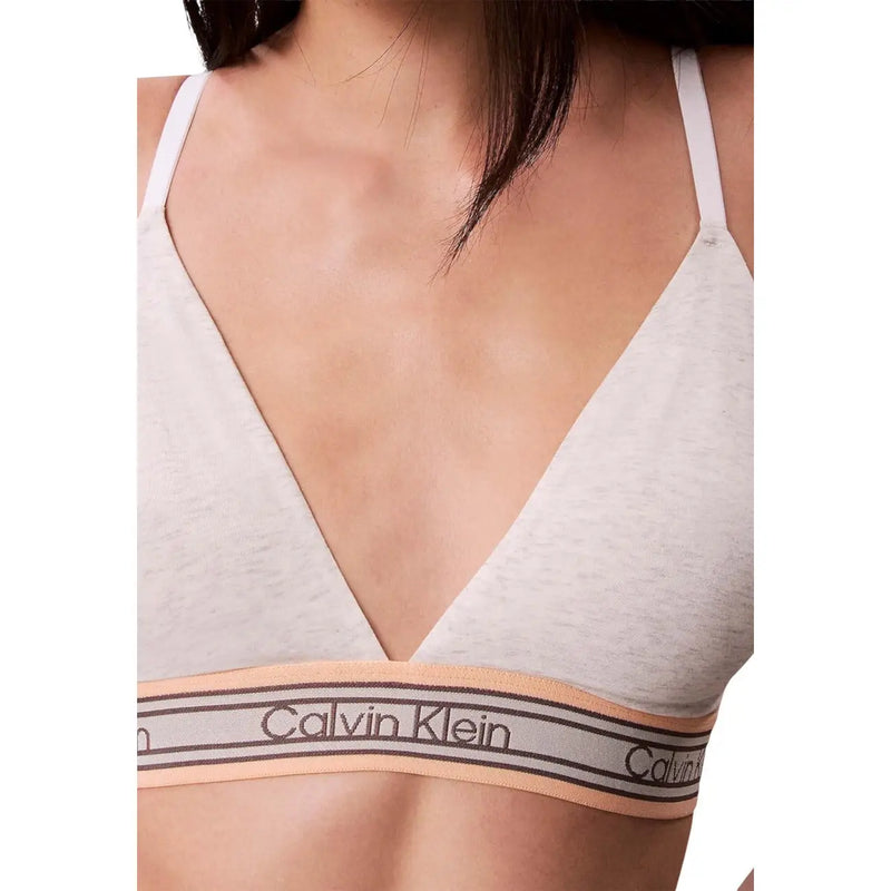 Calvin Klein Damen-Triangel-BH mit leichtem Futter aus hellgrau melierter Baumwolle und schwarzem Pfirsich-Logoband.