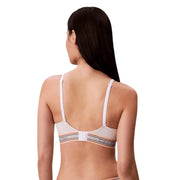 Calvin Klein Damen-Triangel-BH mit leichtem Futter, weißen Trägern und pfirsichfarbenem Baumwollbändchen mit Markenlogo