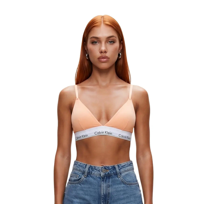 Pfirsichfarben Calvin Klein Leicht gefütterter Triangel-BH mit weißem Baumwollband und schwarzem Logo-Schriftzug