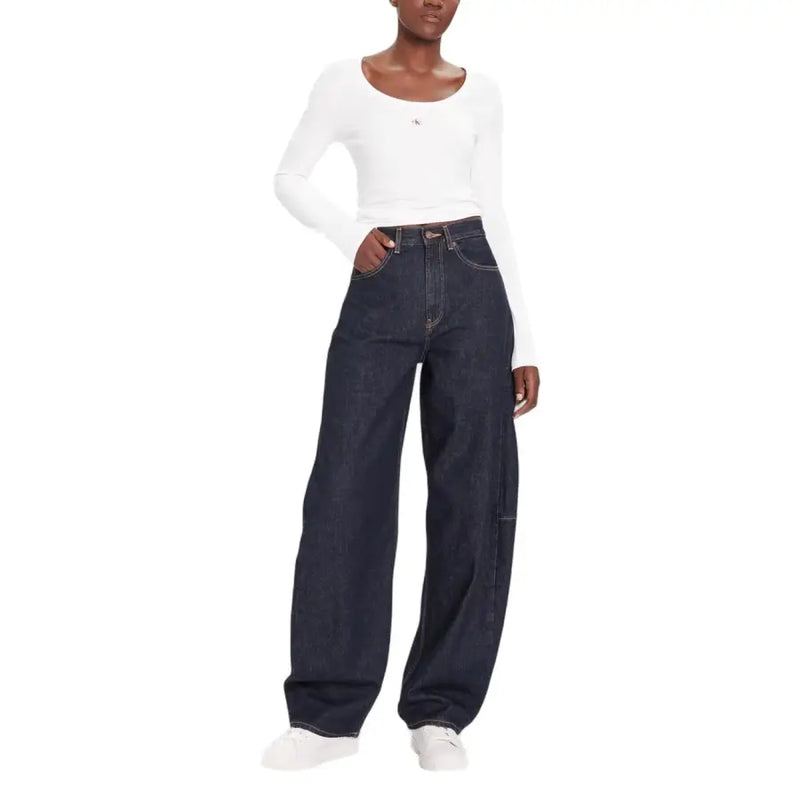 Calvin Klein Damen-Jeans aus dunkelindigofarbenem Denim mit weitem Bein und hohem Bund.