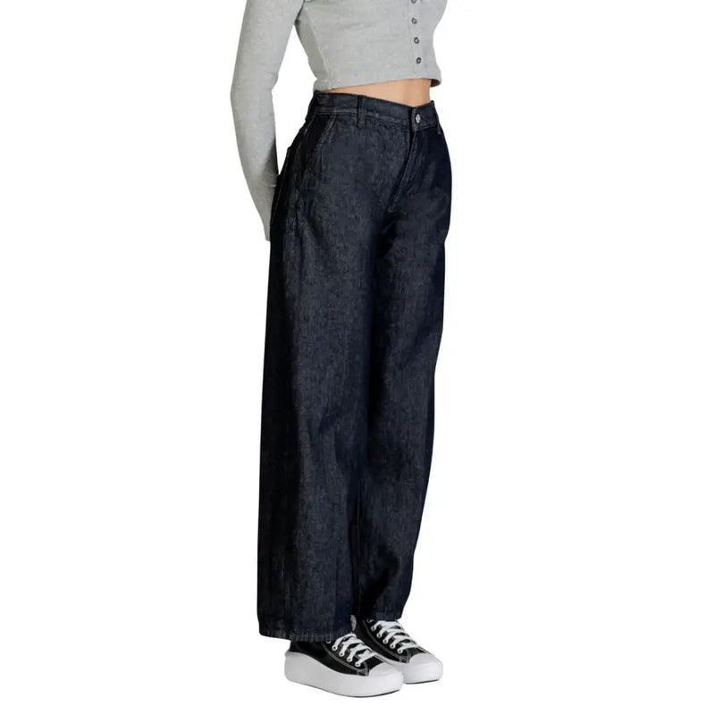 Calvin Klein women’s dark indigo wide-leg cotton jeans with high waist and button closure for fall winter