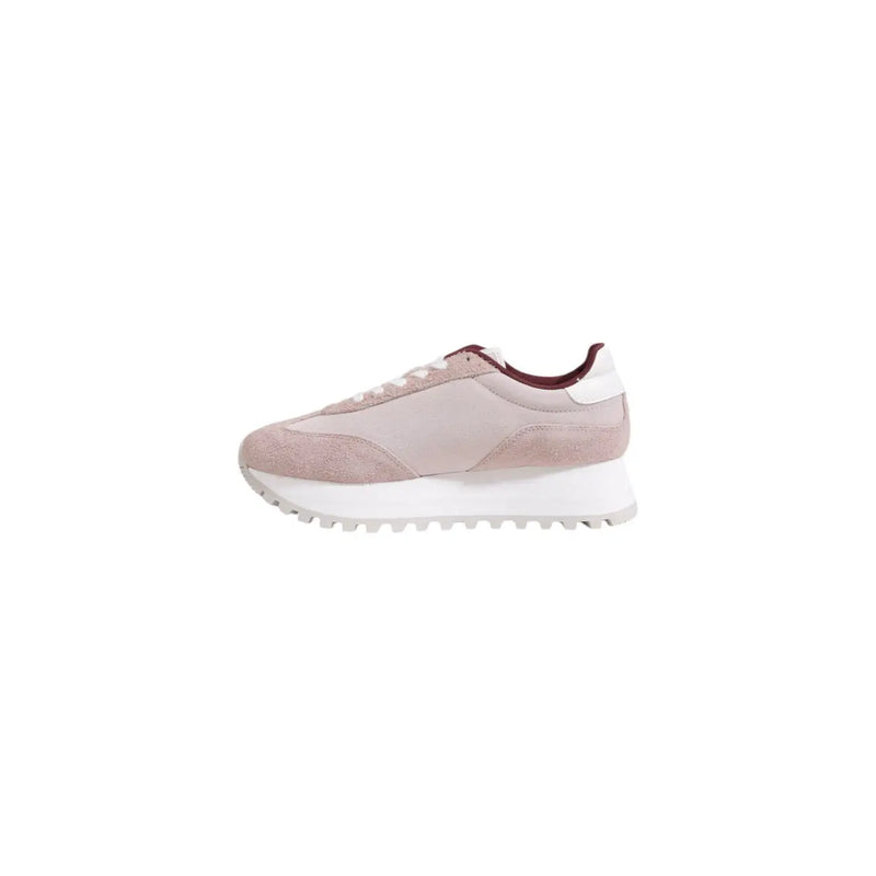 Calvin Klein women’s lilac leather sneakers in blush pink suede with white rubber sole and maroon lace accents
