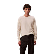 Calvin Klein Wollpullover für Herren in Creme mit langen Ärmeln und gesticktem Logo auf der Brust, Vorderansicht