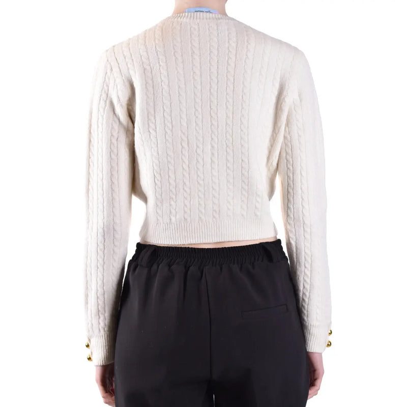 Cremefarbener, kurzer Zopfstrickpullover von Chiara Ferragni für Damen aus Wolle mit goldfarbenen Knopfmanschetten