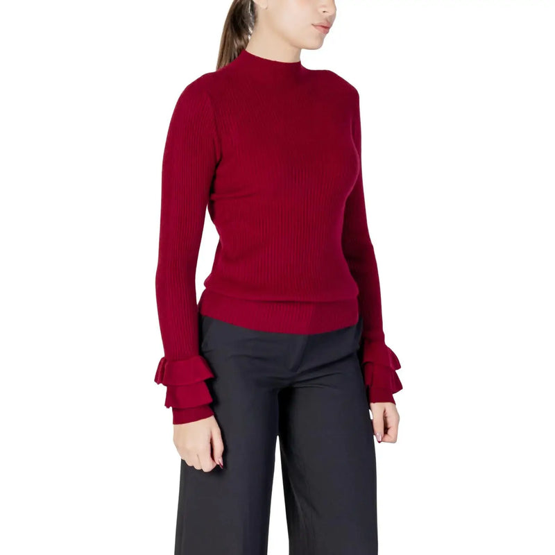 Choral Damen-Rippstrickpullover in Bordeauxrot mit Rundhalsausschnitt aus Viskosemischung und mehrlagigen Rüschenbündchen in Burgunderrot