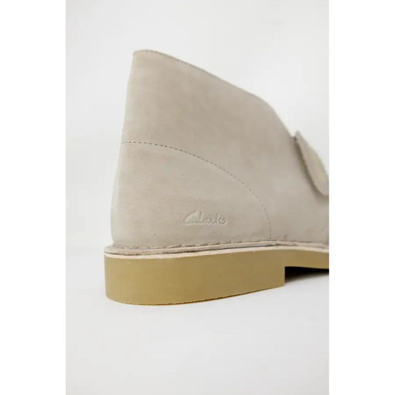 Beigefarbene Clarks Desert Boots aus Wildleder mit hellbrauner Gummisohle, Schnürschuhe für Herren, Größe 2,5, graues Modell aus Kunstleder