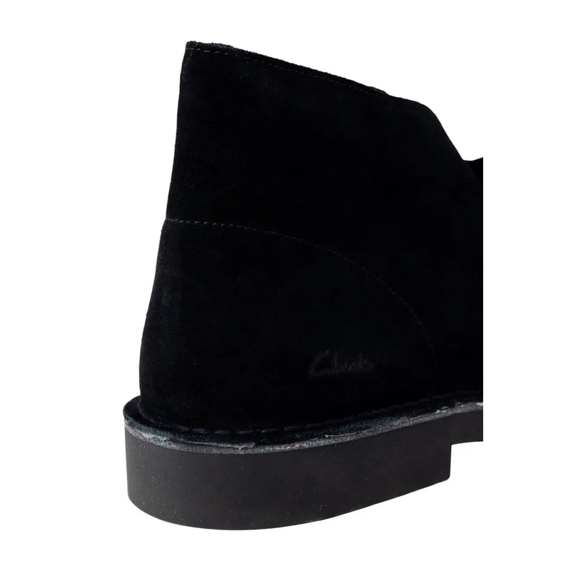 Clarks Herren-Ankle-Boots aus Leder, schwarz, Schnürung, Design mit schwarzem Wildleder, Desert-Boot-Optik, Ziernähten und Gummisohle