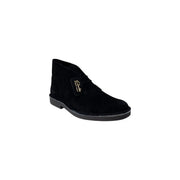 Schwarze Clarks Herren-Ankle-Boots aus Wildleder im klassischen Chukka-Stil mit kontrastierender schwarzer Gummisohle