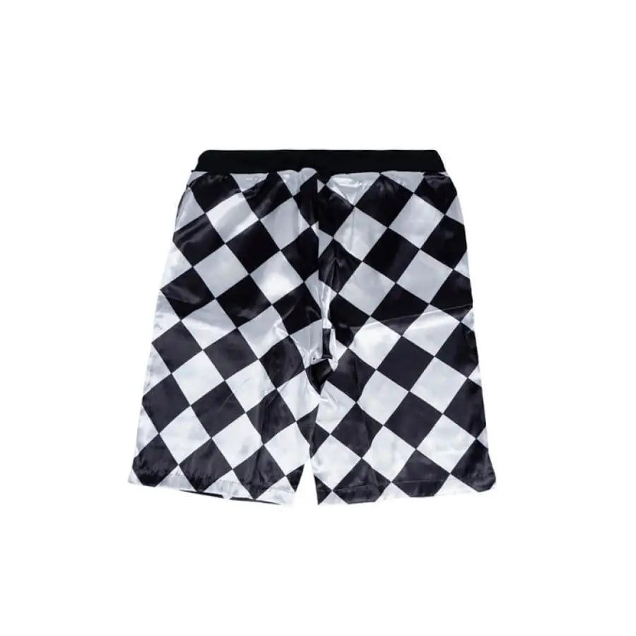 Minimal men shorts in black and white checkered pattern for spring summer