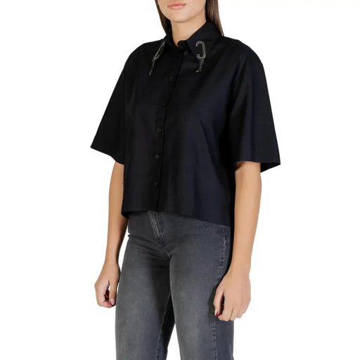 Colcci women black short-sleeve button-up shirt with sparkling collar embellishments