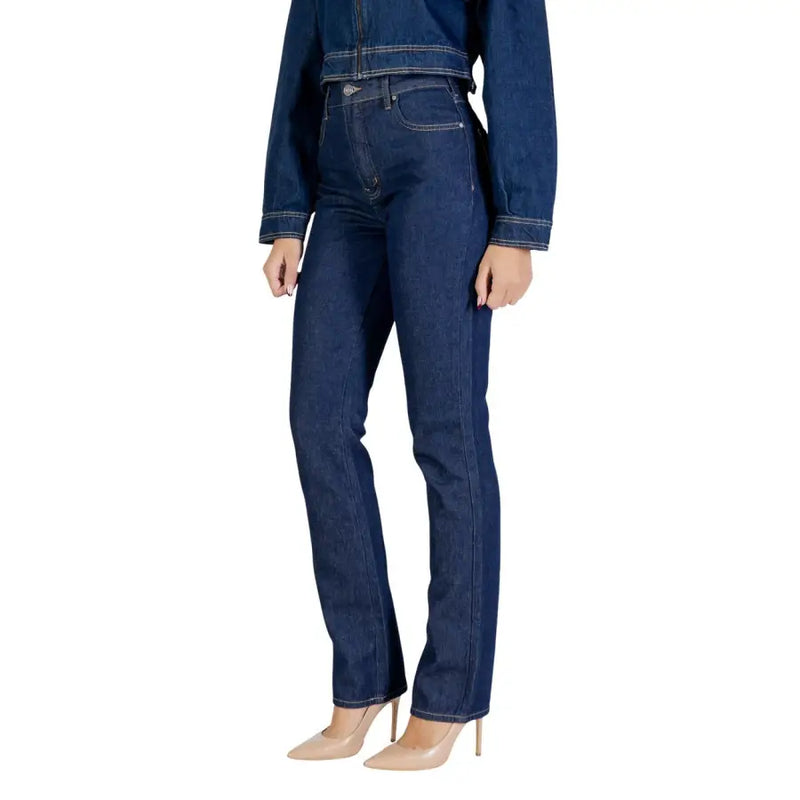 Colcci women blue denim jeans with straight-leg cut and classic five-pocket design from fall winter collection
