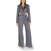 Grauer, gestreifter Damen-Zweiteiler aus Polyester von Colcci mit kurzem Blazer, seitlichen Cut-outs und weit geschnittener Hose.