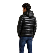 Colmar Originals Steppjacke für Herren in Schwarz mit glänzendem Steppmaterial und angenähter Kapuze, Vorderansicht