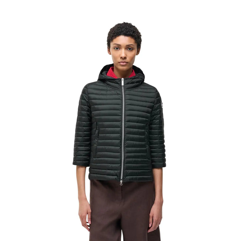 Colmar Originals Damen-Steppjacke aus Nylon in Schwarz mit Kapuze, rotem Innenfutter und silberfarbenen Reißverschlussdetails