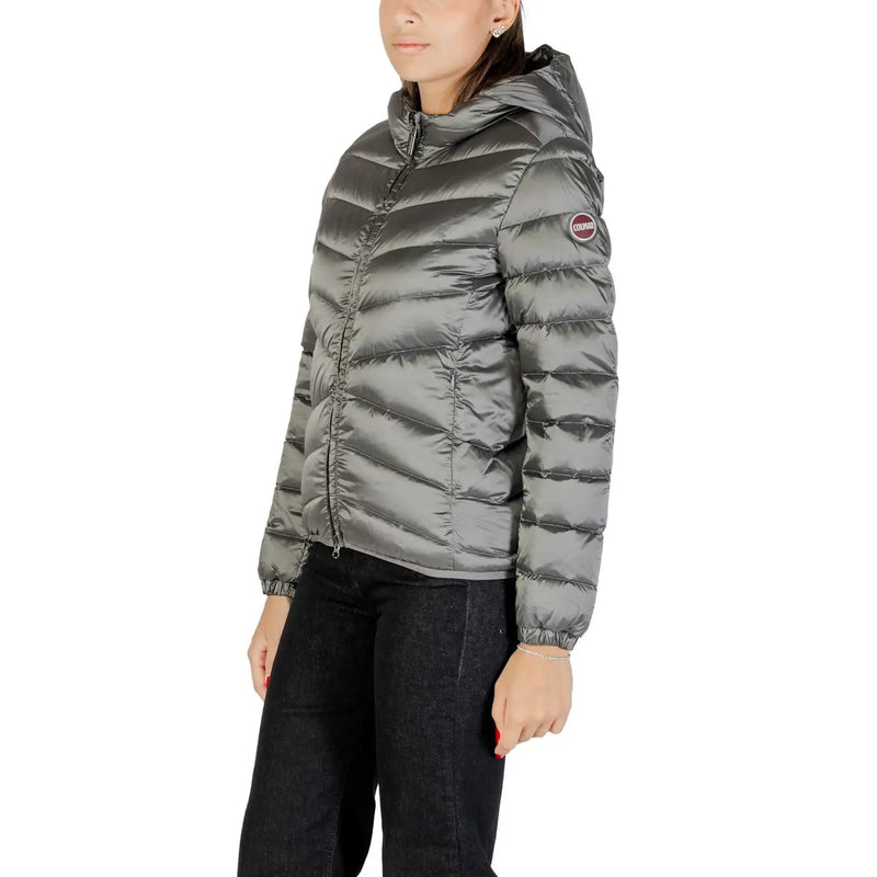 Graue gesteppte Damenjacke von Colmar Originals aus Polyester mit Kapuze und dezentem Logo in elegantem Metallic-Finish am Ärmel.