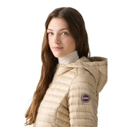 Beige gesteppte Kapuzen-Daunenjacke aus Nylon mit rundem Colmar-Logoaufnäher am Ärmel für Damen