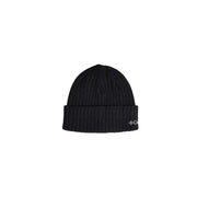 Black columbia beanie with ribbed texture and logo on the front.