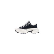 Converse women black textile run star crush sneaker in black canvas with white laces and chunky white rubber sole
