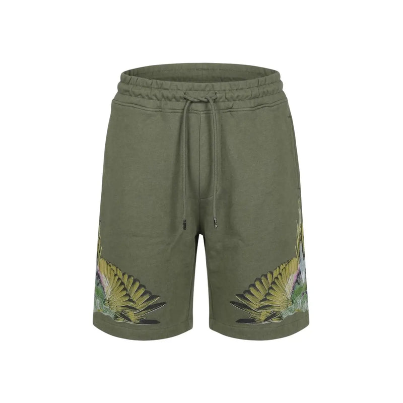 Baumwollshorts der Marke County of Milan für Herren in Olivgrün mit auffälligen Flügelmotiven an den Unterschenkeln, Vorderansicht