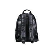 County of Milan Herren-Rucksack aus schwarzem Kunstleder mit Print, verstellbaren Schultergurten und top Griff von der Rückseite gesehen