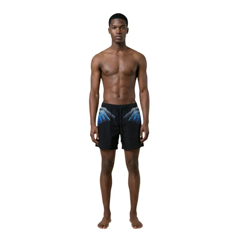 Schwarze Badehose aus Polyester von County of Milan für Herren mit einem leuchtend blauen Flügelmotiv an der Seite.
