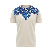 Beigefarbenes Baumwoll-T-Shirt für Herren von County of Milan mit Rundhalsausschnitt und auffälligem blau-weißem Schlangenmotiv auf den Schultern.