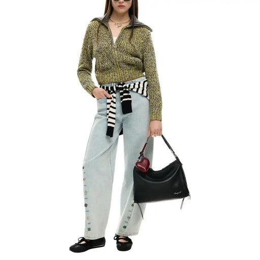 Desigual Hobo-Tasche aus schwarzem Leder mit Herzanhänger, ausgefransten Kanten, Schulterriemen und Reißverschlusstaschen