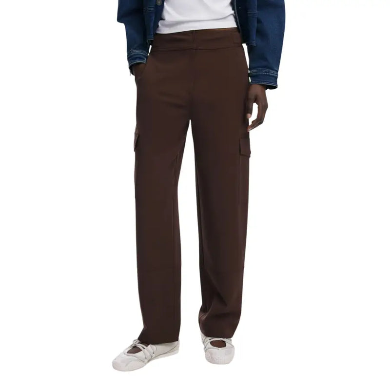 Desigual black women’s trousers with zip closure, front pockets, straight-leg cut, and side pockets