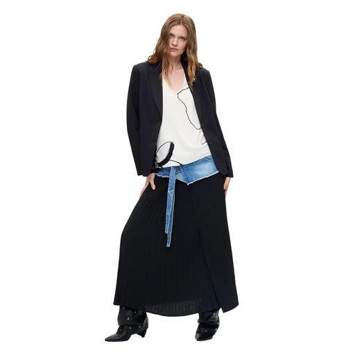 Schwarzer Damenblazer von Desigual mit strukturierter Silhouette, fallendem Revers und Viskosemischgewebe