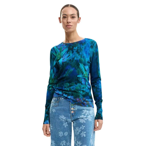 Desigual Damen-Strickpullover mit blauem Blumenmuster, langen Ärmeln und Rundhalsausschnitt, verziert mit einem lebhaften blau-grünen Batikmuster