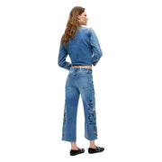 Blaue Baumwolljeans von Desigual mit Blumenstickerei am äußeren Bein, hohem Bund und verkürztem Schnitt top