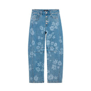 Desigual Damen-Jeans aus hellblauem Denim mit dezentem weißen Blumenmuster und Knopfverschluss.