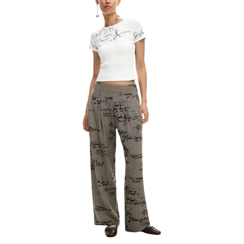 Graue Desigual Damenhose mit weitem Bein, dezentem Karomuster und schwarzer Schrift aus Viskosemischgewebe