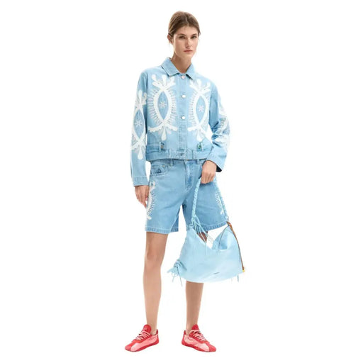 Desigual Damenblazer aus hellblauer Baumwolle mit weißen Stickereien