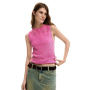 Ein leuchtend fuchsiafarbenes, geripptes Strickoberteil, ärmellos top mit hohem Kragen, aus Baumwolle von Desigual Damen