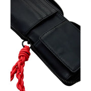Schwarze Desigual Damen-Geldbörse aus Leder mit auffälligem rotem Reißverschlussanhänger aus geflochtener Kordelquaste aus Polyester, 10 x 11 x 2 cm