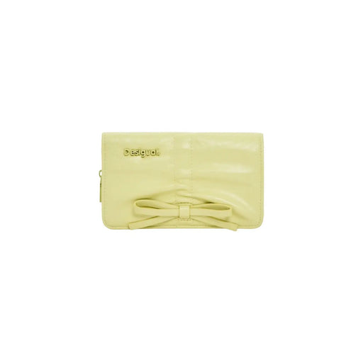 Desigual Damen-Geldbörse aus gelbem Lackleder mit zentraler Schleife und goldgeprägtem Markennamen, 16 x 10 x 1,5 cm