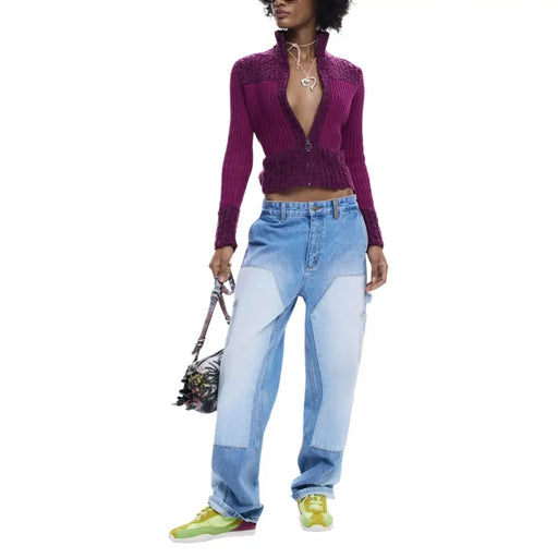 Desigual fuchsiafarbener, kurzer Rollkragen-Cardigan mit Reißverschluss, lila Rippstrick und Spitzendetails