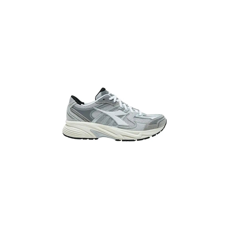 Diadora graue Herren-Sneaker Mythos Star aus Ledermischung mit grau-weißem Mesh-Obermaterial und schwarzen Akzenten am Fersenkragen