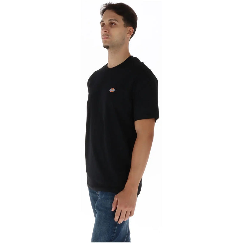 Dickies Schwarzes Herren-T-Shirt aus Baumwolle mit kurzen Ärmeln und kleinem, gesticktem Logo auf der linken Brust.