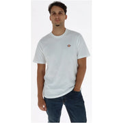 Weißes Dickies Herren-Baumwoll-T-Shirt mit kurzen Ärmeln und kleinem, gesticktem Logo auf der linken Brust.
