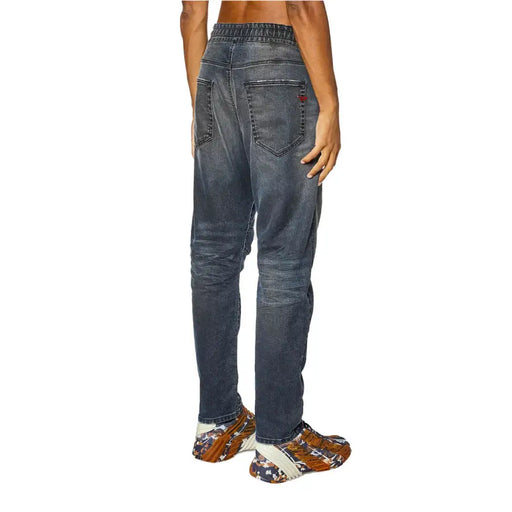 Dunkelblaue Diesel-Herrenjeans mit lockerem Schnitt und elastischem Bund aus blauem Lyocell-Baumwoll-Stretchgewebe