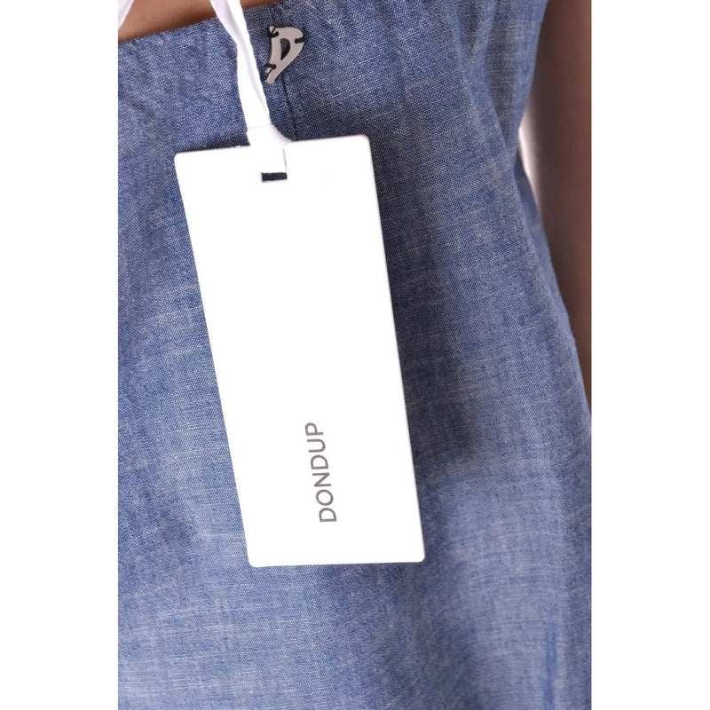 Weißes rechteckiges Dondup-Markenetikett auf blauem Damen-Tanktop aus Baumwoll-Denim. top mit V-Ausschnitt und ärmellosem Design