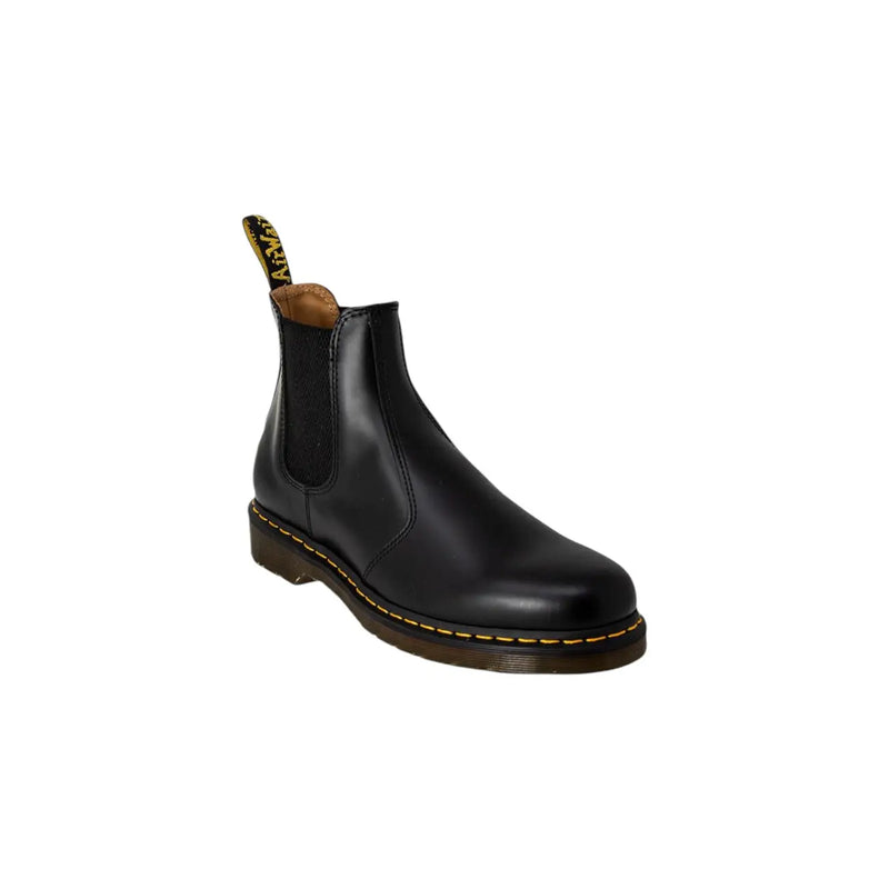 Schwarze Dr. Martens Chelsea Boots aus Leder für Herren, die von der Rückseite betrachtet eine glatte Oberfläche und ein klassisches Design zeigen