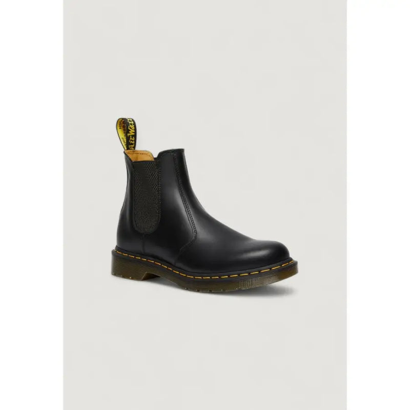 Schwarze Dr. Martens Herrenstiefel aus Leder, gefertigt aus Polyester, geeignet für Frühling und Sommer, von der Rückseite abgebildet