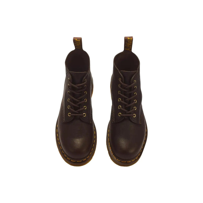 Dunkelbraune Leder-Ankle-Boots für Herren von Dr. Martens mit strapazierfähiger Lederverarbeitung an der Rückseite.