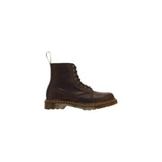 Dunkelbraune Dr. Martens Herren-Lederstiefel, Modell 1460 Pascal, Abbildung der Stiefelrückseite.
