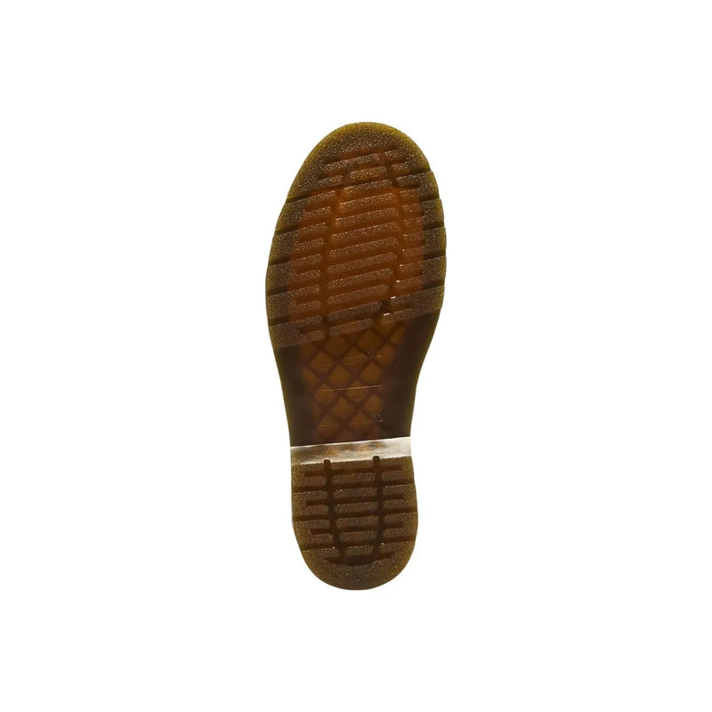 Braune Gummisohle mit klassischem Profil und transparentem Fersenstreifen an Dr. Martens Herren-Lederstiefeln braun 1460 Pascal