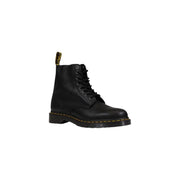 Schwarze Dr. Martens Herren-Schnürstiefel aus Leder, die Rückseite mit den charakteristischen gelben Nähten zeigen