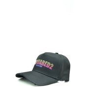Schwarze Dsquared2-Baseballkappe aus Baumwolle im Used-Look mit leuchtendem Regenbogen-Farbverlauf-Logo und dem Schriftzug „Made in Italy“ darunter.
